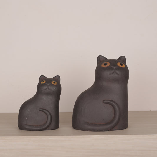 Big Eye Cat Figurine Ornament