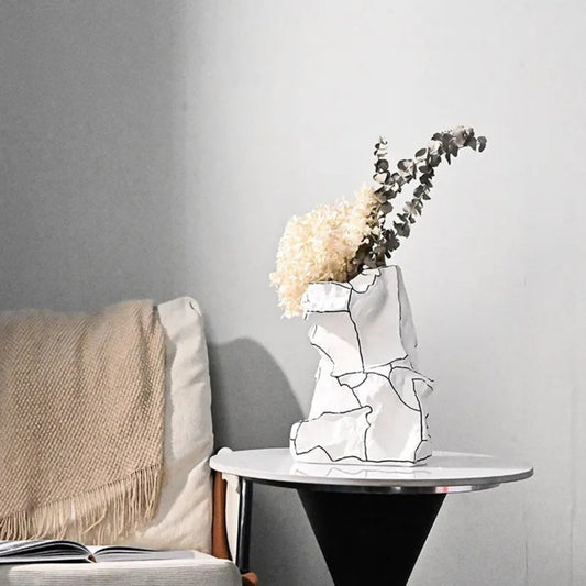 Black Line Flower Vase
