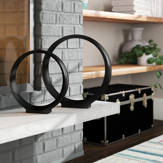 Black Resin Ring Design Tabletop Décor Ornament