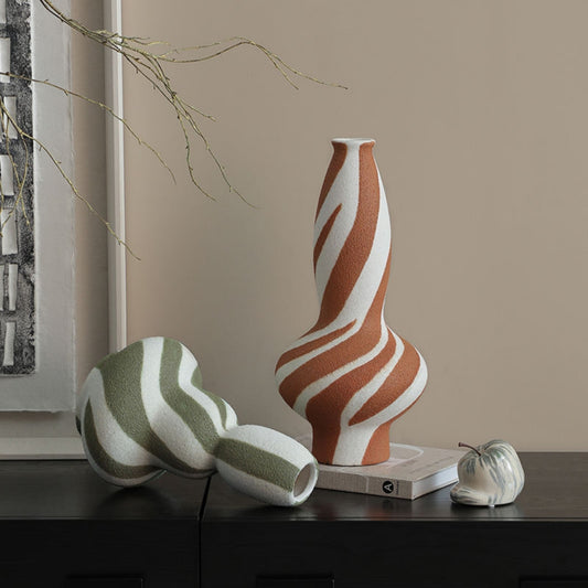 Streamer Pattern Sand Flower Vase