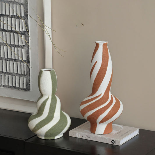 Streamer Pattern Sand Flower Vase