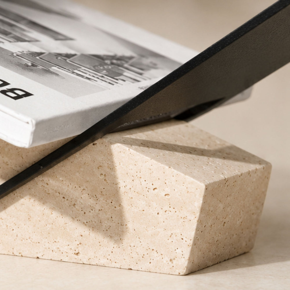 Ornamental Stones Magazine Rack/ Magazine Stand