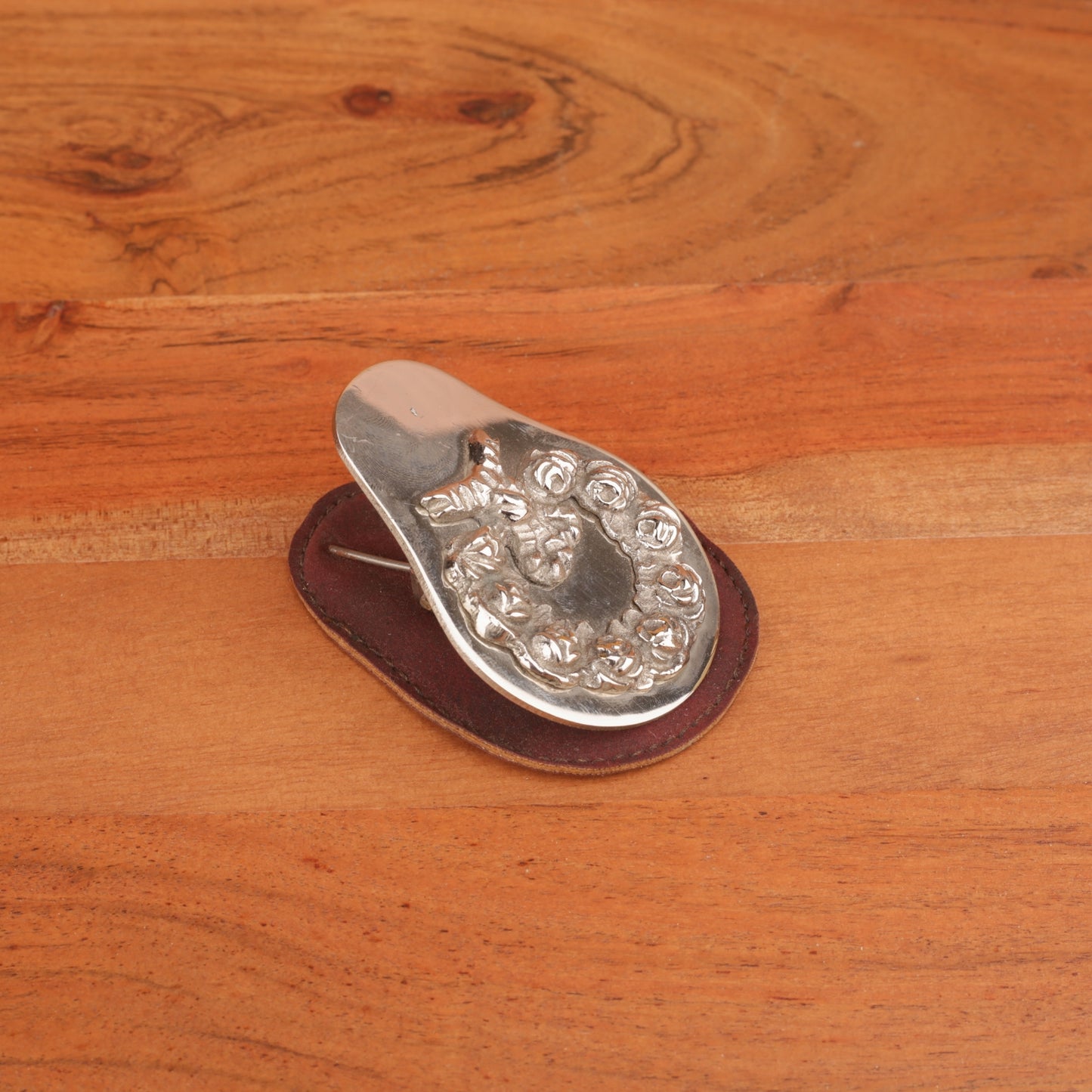 Carved Paper Holder (Gold, Silver)
