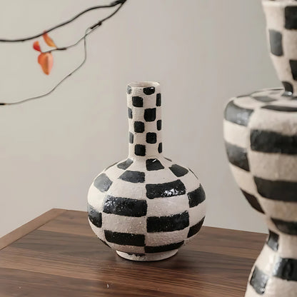 Black Plaid Sand Flower Vase