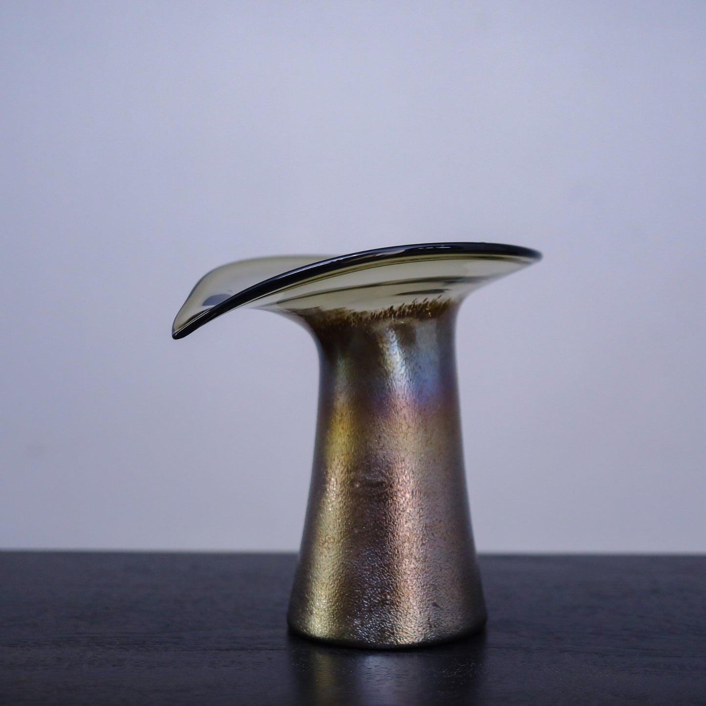 Leaf Shape Handmade Glass Tabletop Glass Vase