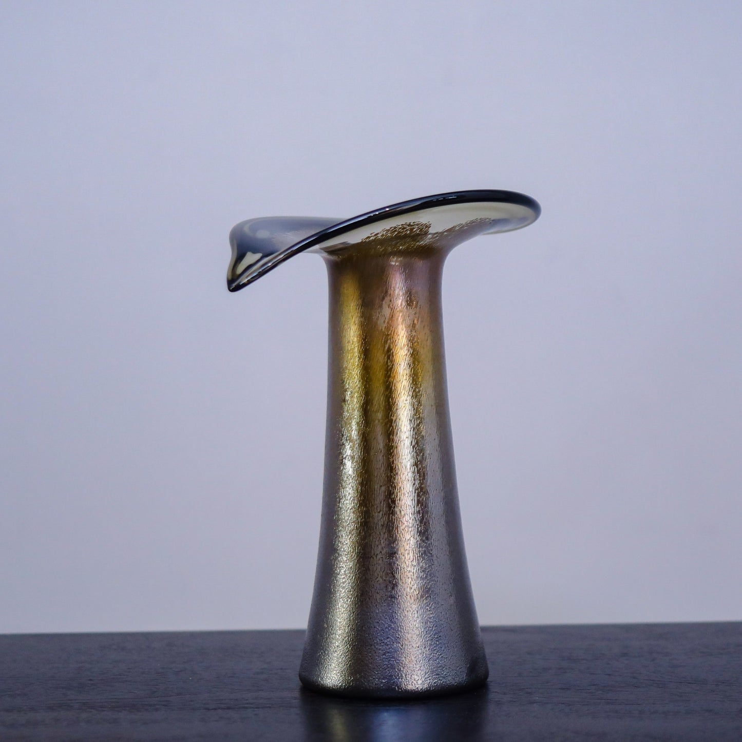 Leaf Shape Handmade Glass Tabletop Glass Vase