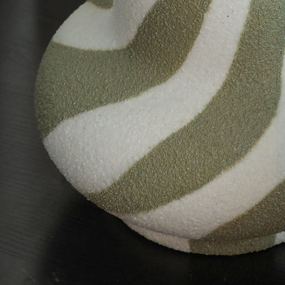 Streamer Pattern Sand Flower Vase