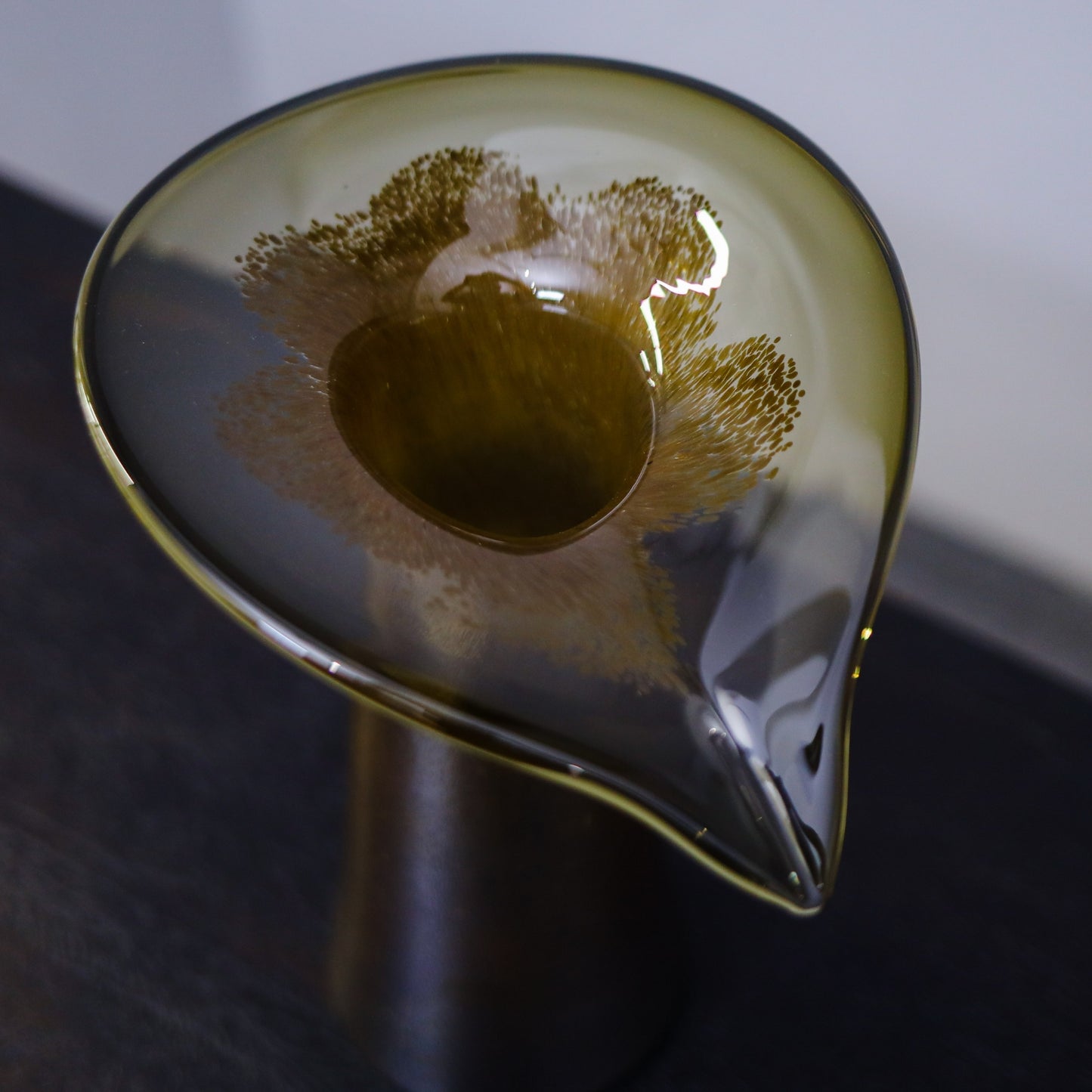 Leaf Shape Handmade Glass Tabletop Glass Vase