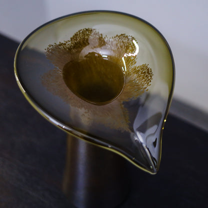 Leaf Shape Handmade Glass Tabletop Glass Vase