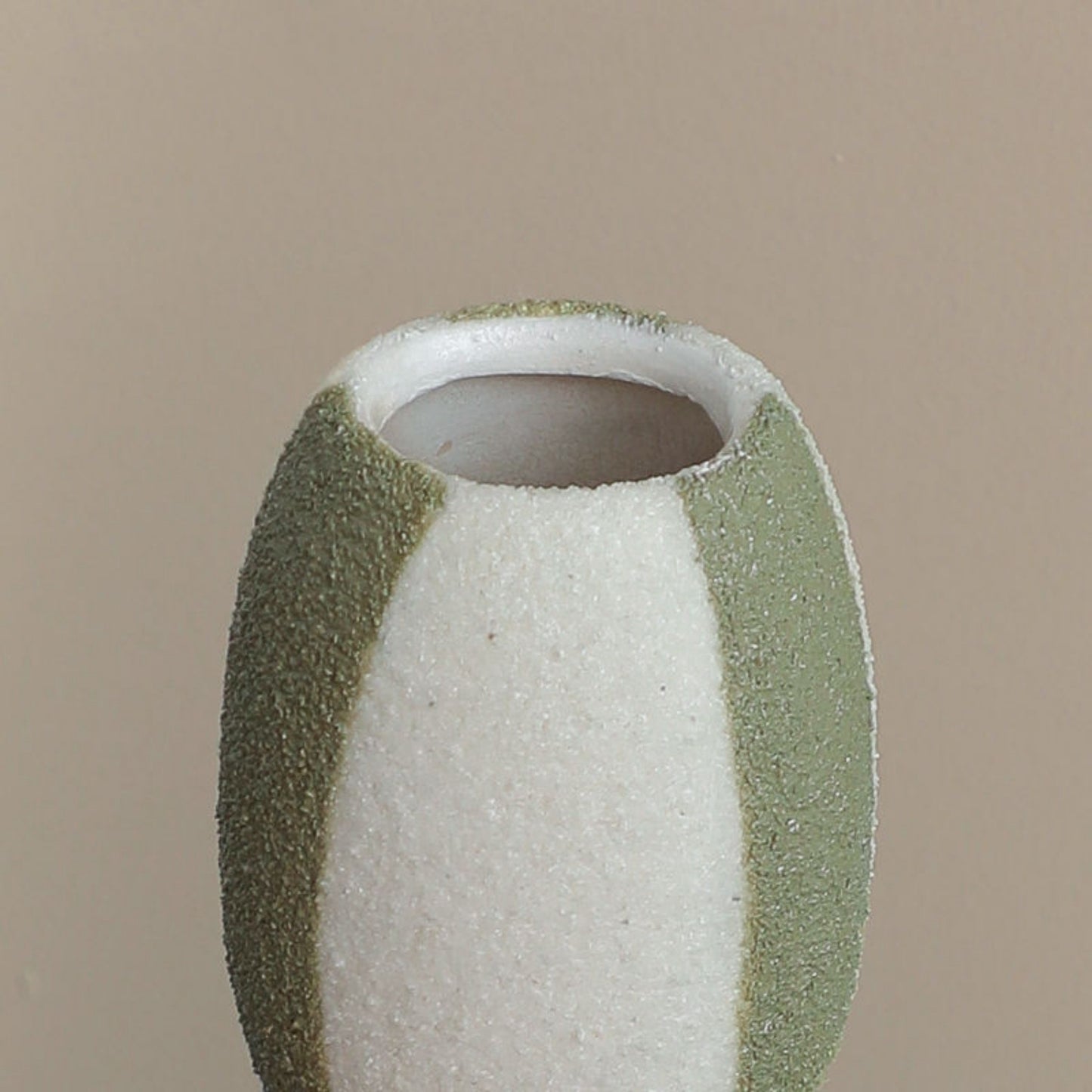 Streamer Pattern Sand Flower Vase