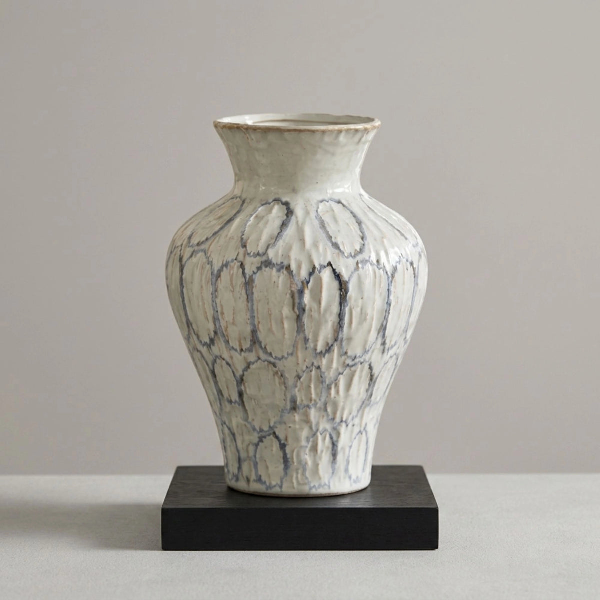 Blue-Veined Stone Design Decorative Flower Vase