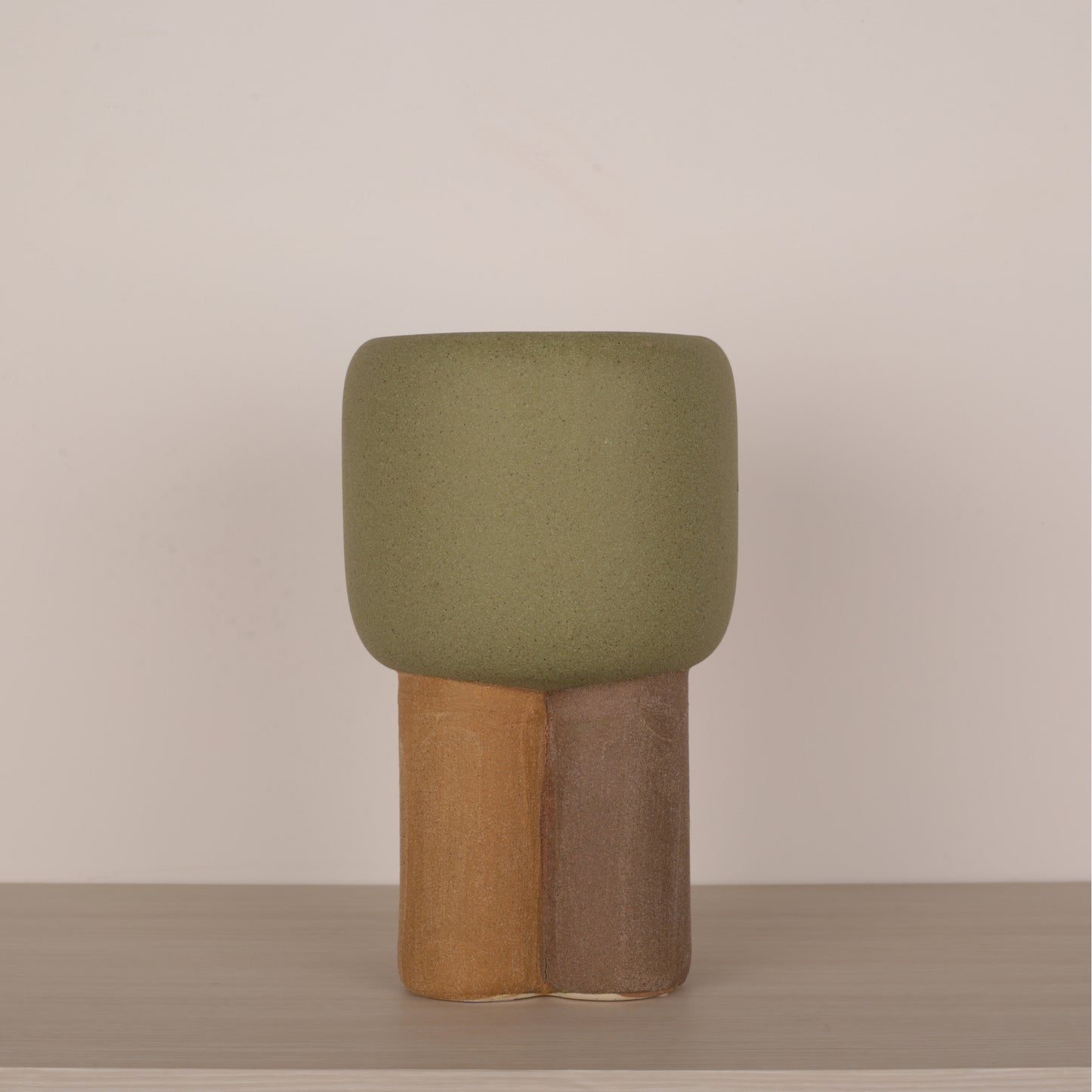 Round Foot Desktop Flower Vase