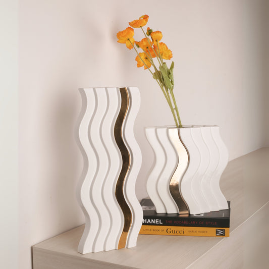 Wavy Design Golden Line Table Decoration Vase