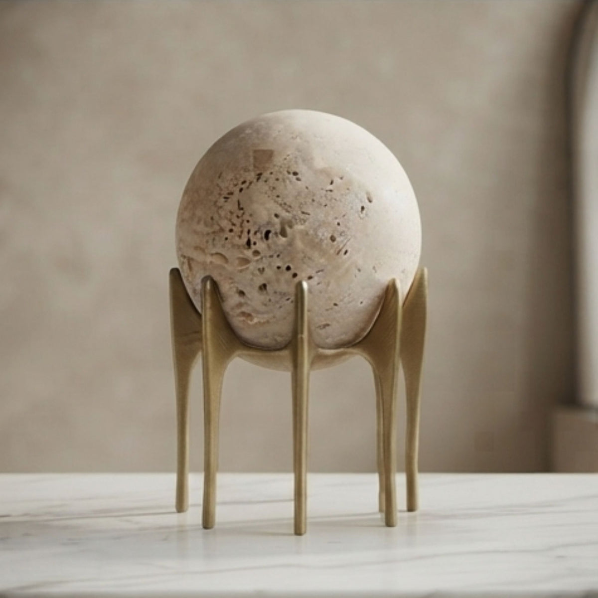 Plain Round Stone Gold Base Decorative Showpiece