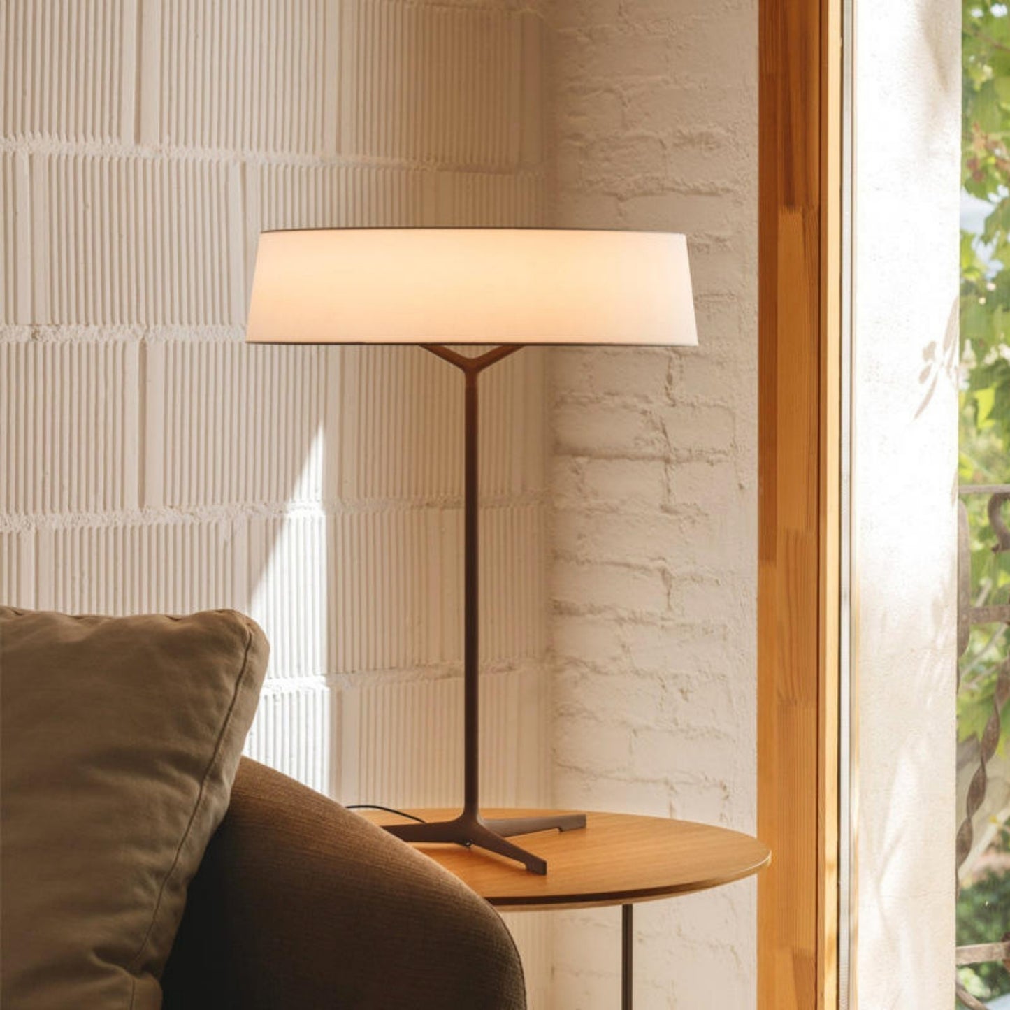Metal Base Round Fabric Shade Table Lamp