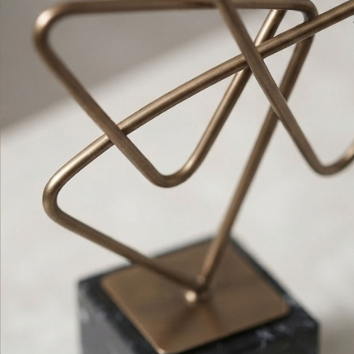 Golden Thread Intertwined Ornament
