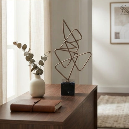 Golden Thread Intertwined Ornament