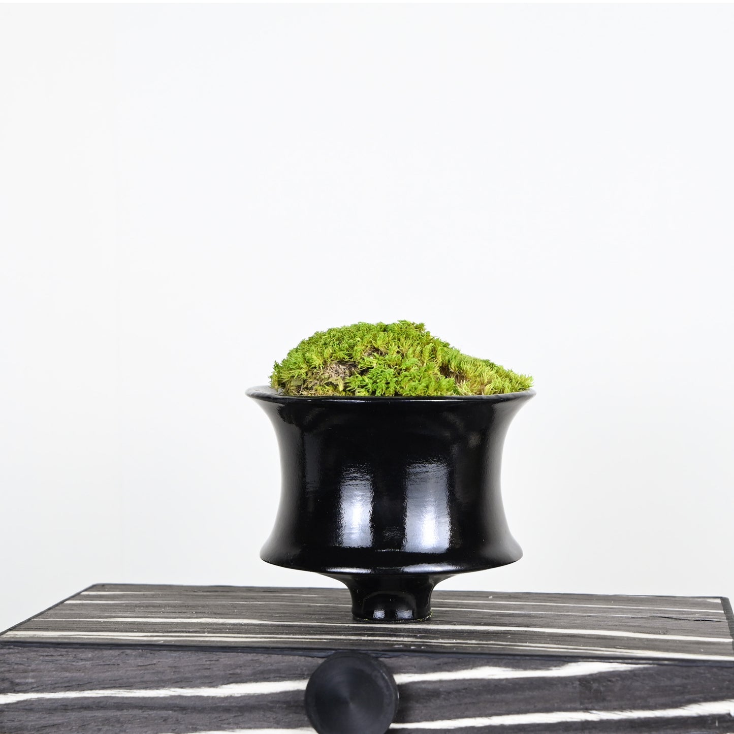 Black Decoration Resin Moss Flower Ornaments